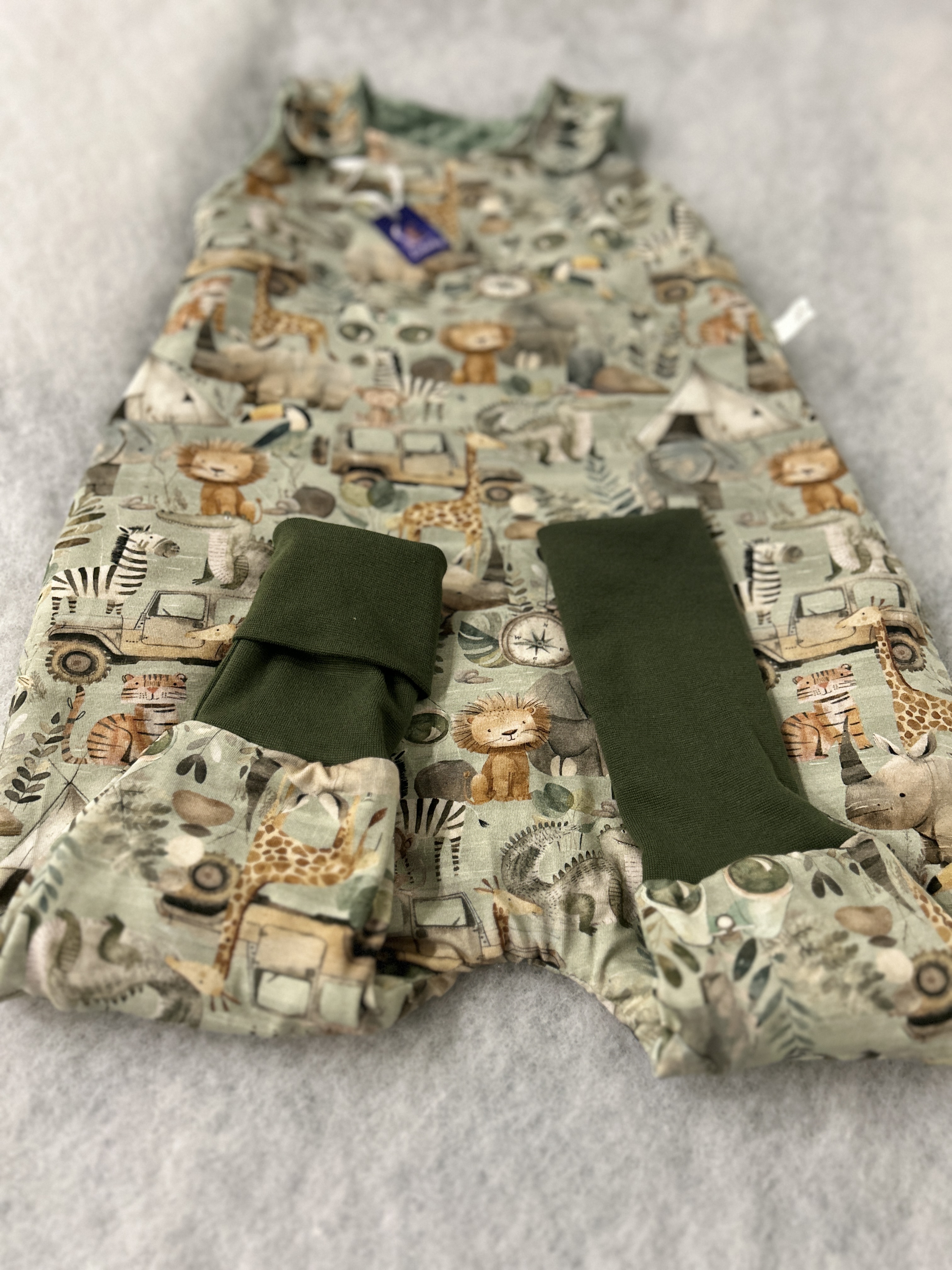 Téli tipegő hálózsák szafari